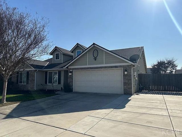 3107 W Oriole Avenue, Visalia, CA 93291