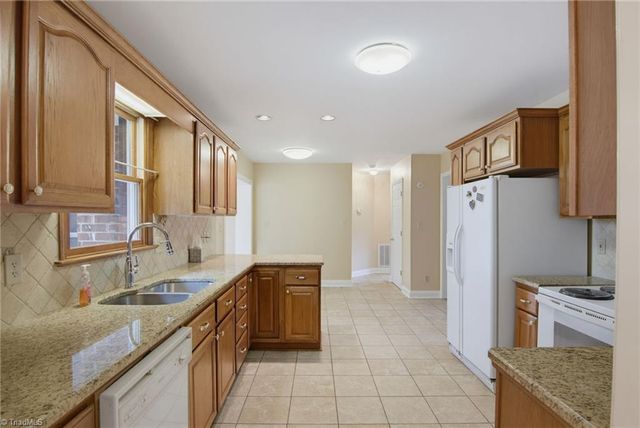 2301 Old US Highway 421 E, Yadkinville, NC 27055