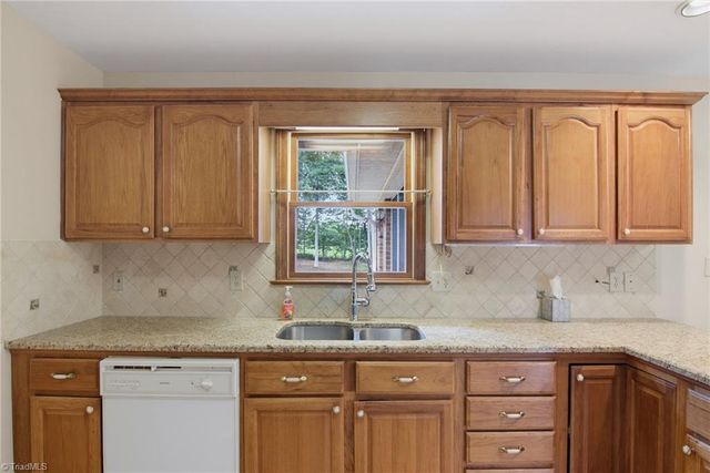 2301 Old US Highway 421 E, Yadkinville, NC 27055