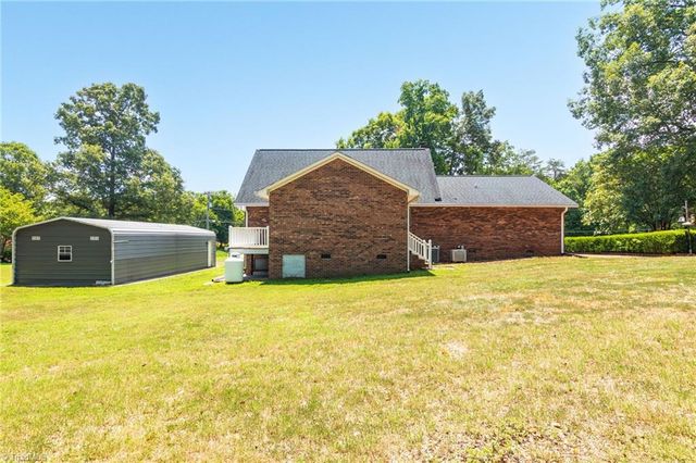 2301 Old US Highway 421 E, Yadkinville, NC 27055