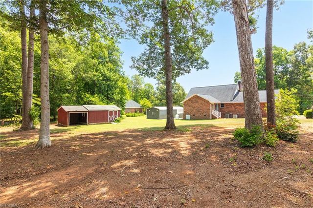 2301 Old US Highway 421 E, Yadkinville, NC 27055