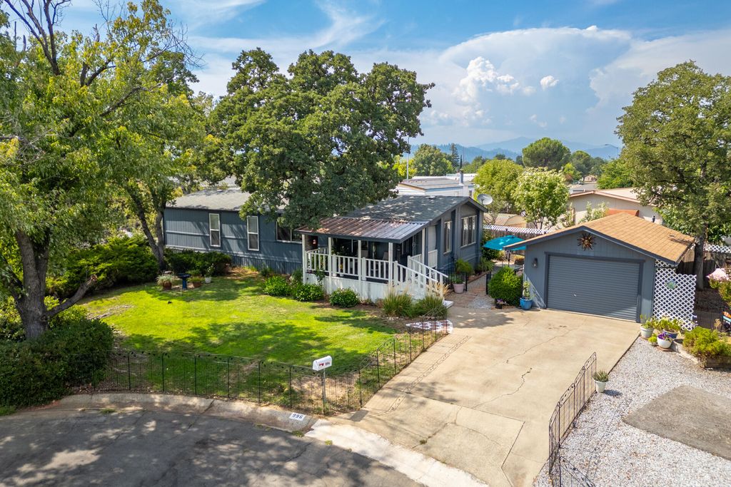 996 Deerhaven Court, Redding, CA 96003