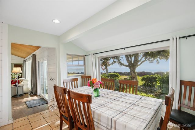 1970 State Route 105, Aberdeen, WA 98520