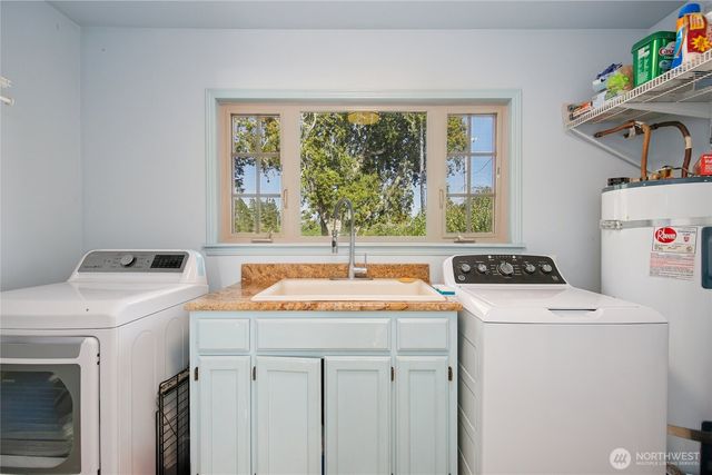 1970 State Route 105, Aberdeen, WA 98520