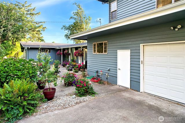 1970 State Route 105, Aberdeen, WA 98520