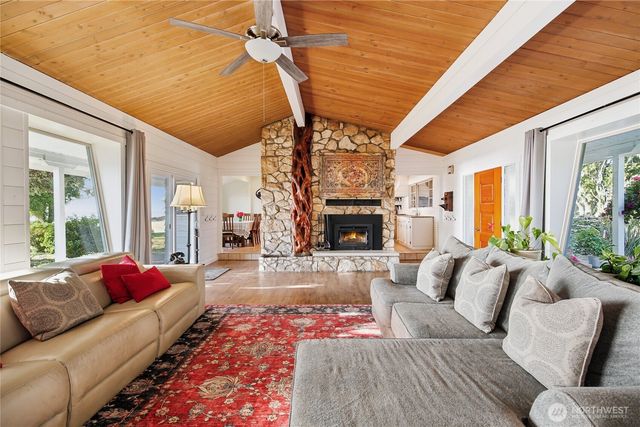 1970 State Route 105, Aberdeen, WA 98520