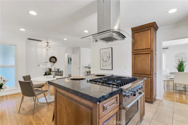 22334 Criswell Street, Woodland Hills, CA 91303