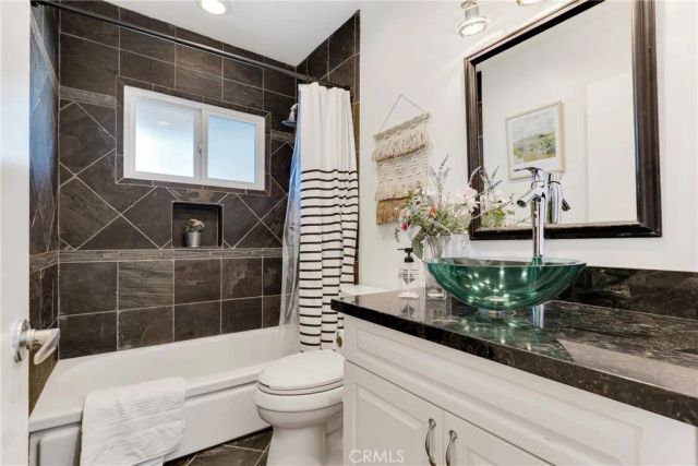 22334 Criswell Street, Woodland Hills, CA 91303