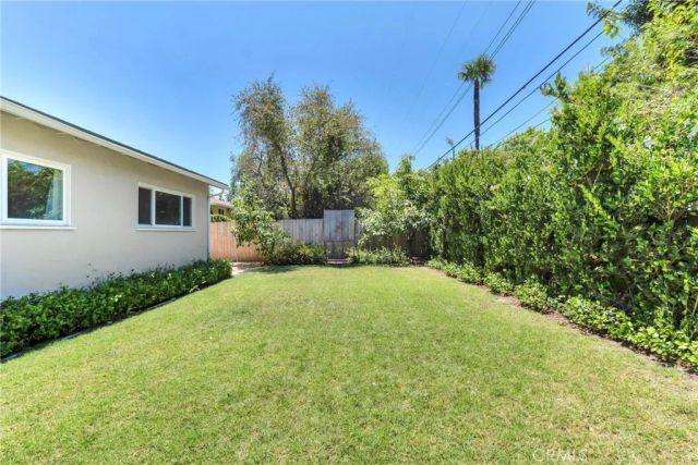 22334 Criswell Street, Woodland Hills, CA 91303