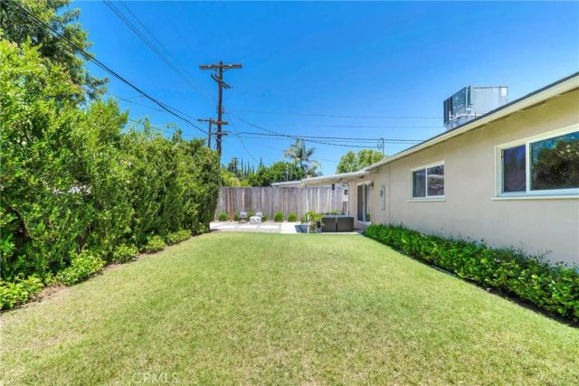 22334 Criswell Street, Woodland Hills, CA 91303