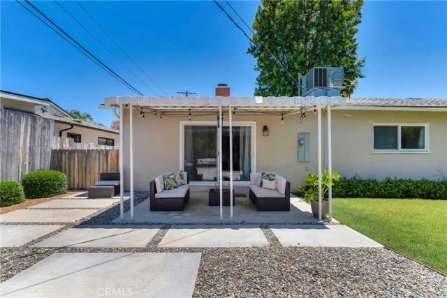 22334 Criswell Street, Woodland Hills, CA 91303