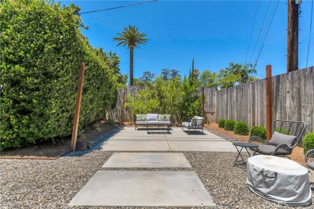 22334 Criswell Street, Woodland Hills, CA 91303