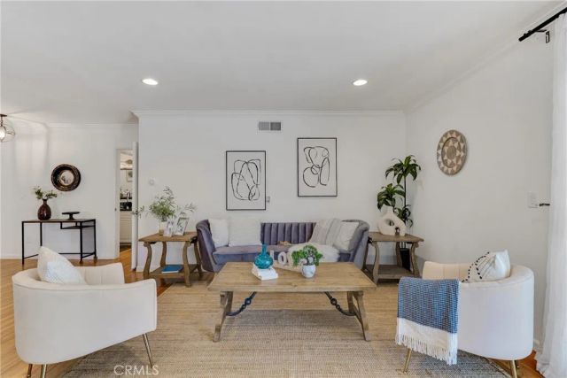 22334 Criswell Street, Woodland Hills, CA 91303
