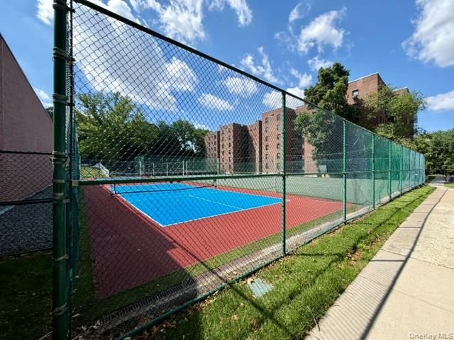 213-02 75th Avenue 4E, Bayside, NY 11364