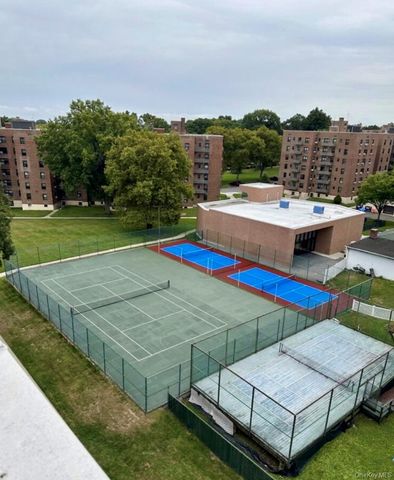 213-02 75th Avenue 4E, Bayside, NY 11364