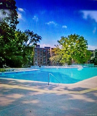 213-02 75th Avenue 4E, Bayside, NY 11364
