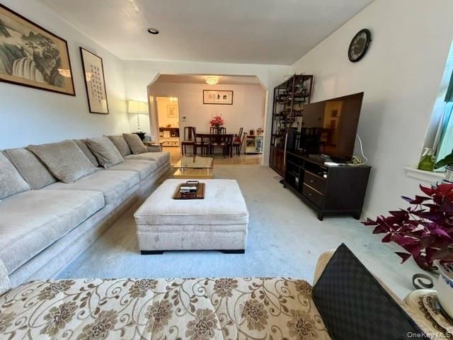 213-02 75th Avenue 4E, Bayside, NY 11364