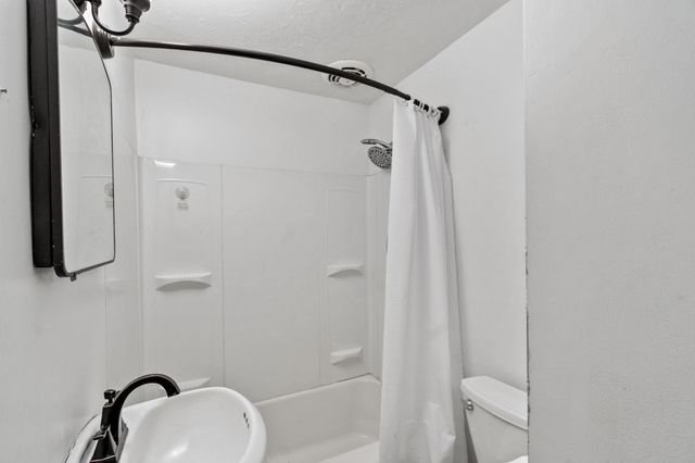 368 Litchfield St, Leominster, MA 01453