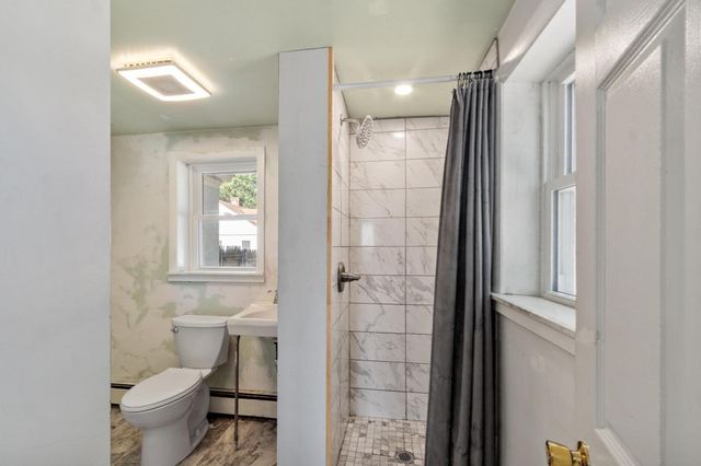 368 Litchfield St, Leominster, MA 01453