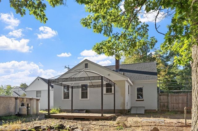 368 Litchfield St, Leominster, MA 01453