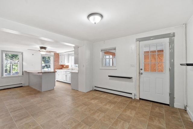 368 Litchfield St, Leominster, MA 01453