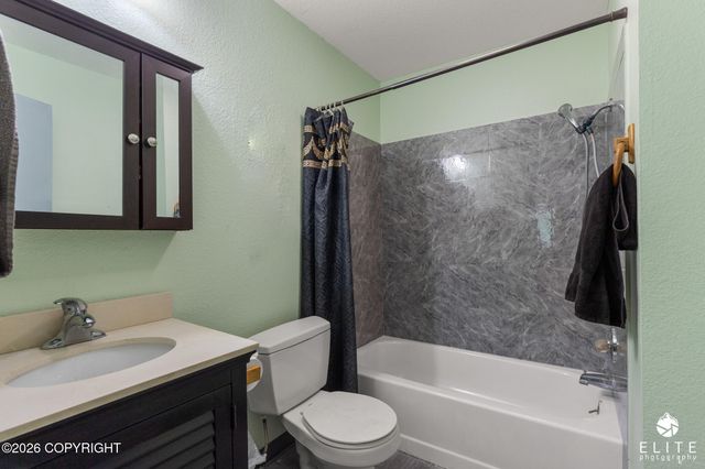 1001 S Woodcrest Circle, Wasilla, AK 99654