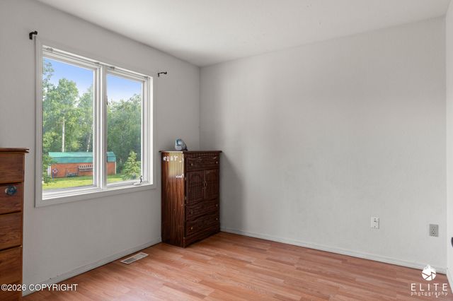 1001 S Woodcrest Circle, Wasilla, AK 99654