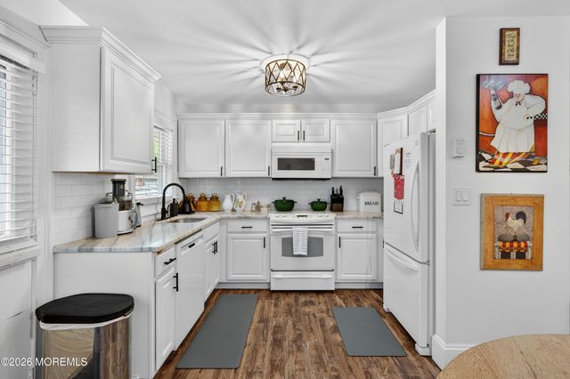123B Edinburgh Lane 123B, Lakewood, NJ 08701