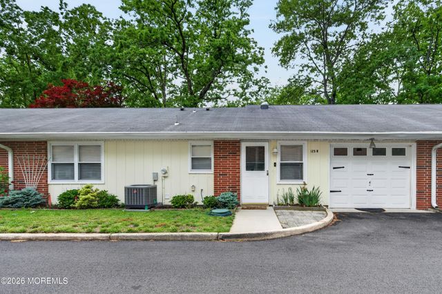 123B Edinburgh Lane 123B, Lakewood, NJ 08701