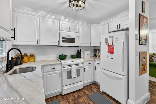 123B Edinburgh Lane 123B, Lakewood, NJ 08701