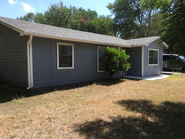 298 Lamaloa LN, Bastrop, TX 78602