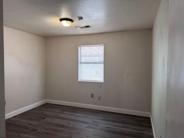 298 Lamaloa LN, Bastrop, TX 78602