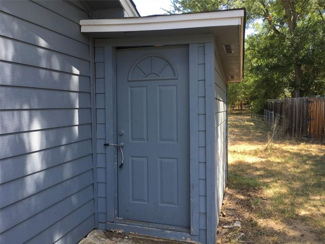 298 Lamaloa LN, Bastrop, TX 78602