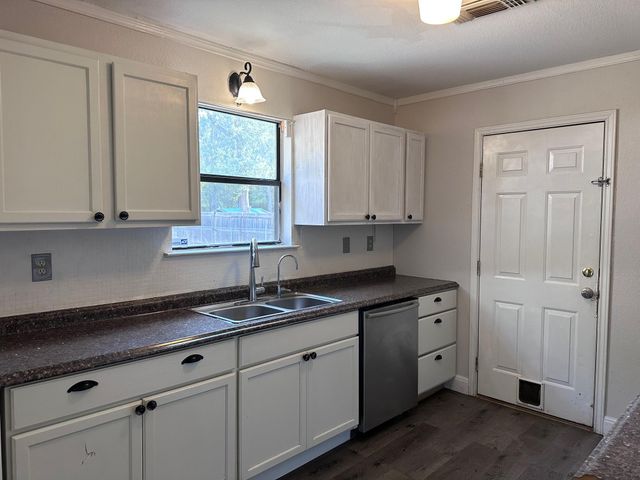 298 Lamaloa LN, Bastrop, TX 78602