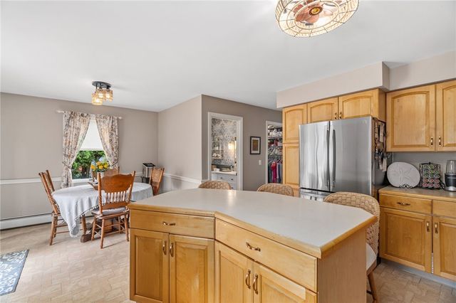 21 Tilbury Drive, Bristol, RI 02809