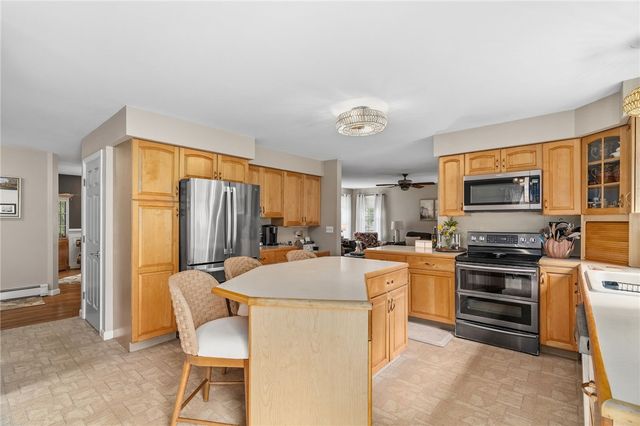 21 Tilbury Drive, Bristol, RI 02809