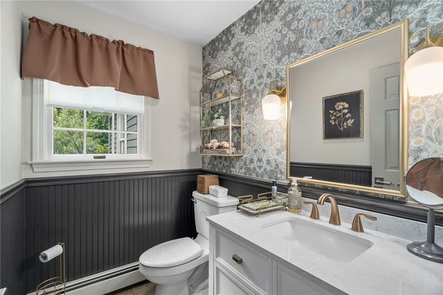 21 Tilbury Drive, Bristol, RI 02809