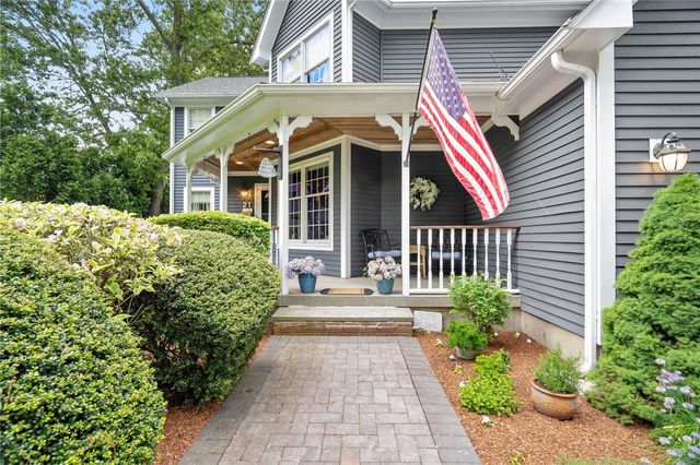 21 Tilbury Drive, Bristol, RI 02809