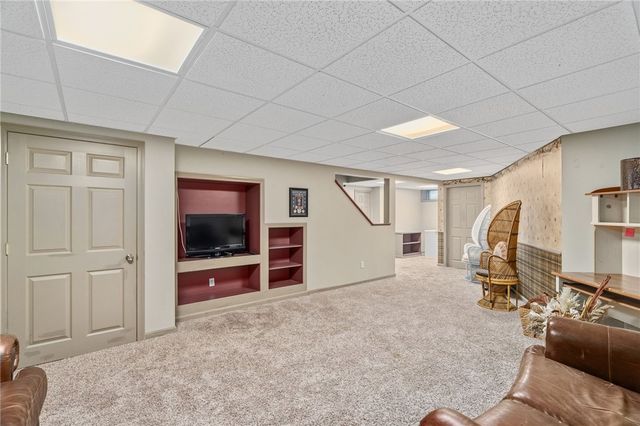 21 Tilbury Drive, Bristol, RI 02809
