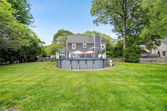 21 Tilbury Drive, Bristol, RI 02809