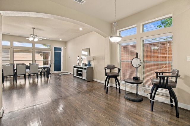 2407 Knight Street, Dallas, TX 75219