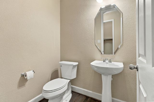 2407 Knight Street, Dallas, TX 75219