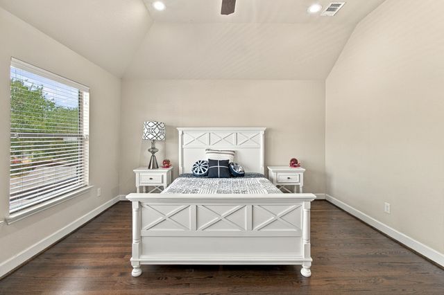 2407 Knight Street, Dallas, TX 75219