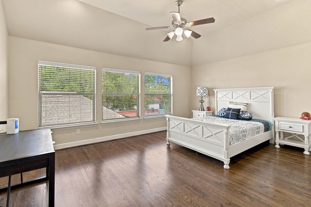 2407 Knight Street, Dallas, TX 75219