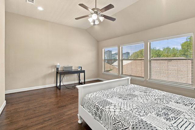 2407 Knight Street, Dallas, TX 75219