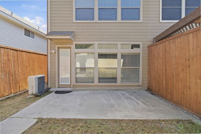 2407 Knight Street, Dallas, TX 75219