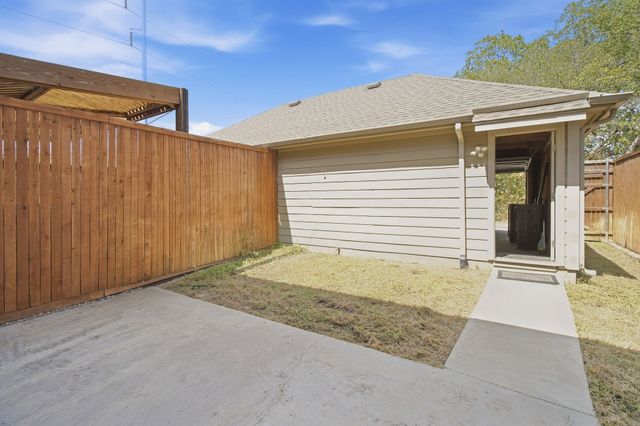 2407 Knight Street, Dallas, TX 75219