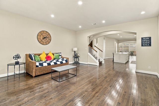2407 Knight Street, Dallas, TX 75219