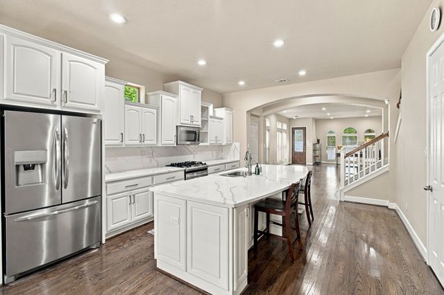 2407 Knight Street, Dallas, TX 75219