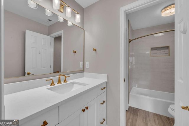 5640 Overlook Bluff, Johns Creek, GA 30097